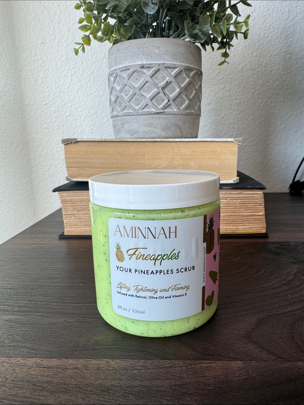 AMINNAH Fineapples Body Scrub